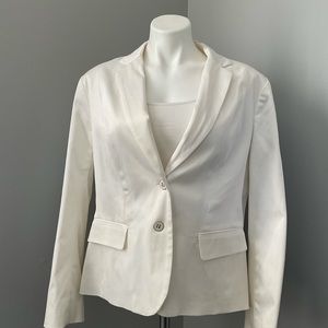 White blazer, cream buttons with silver trim